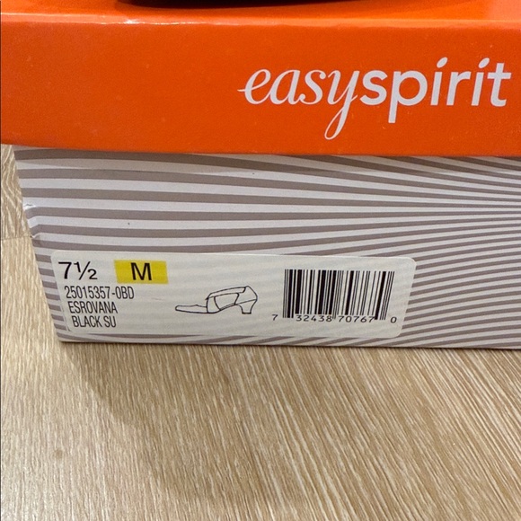 Easy Spirit Esrovana Black Suede Crisscross Heels Like New Size 7.5 - Picture 4 of 6